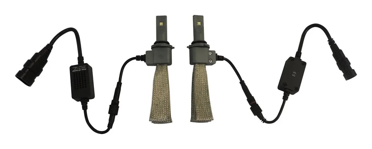 LED Headlamp Bulb Kit 2005-2007 WK Grand Cherokee (Low Beam); 2008-2010 WK Grand Cherokee w/o HID (Low Beam); 1999-2004 WJ Grand Cherokee (Low Beam); 2006-2010 XK Commander (Low Beam);
