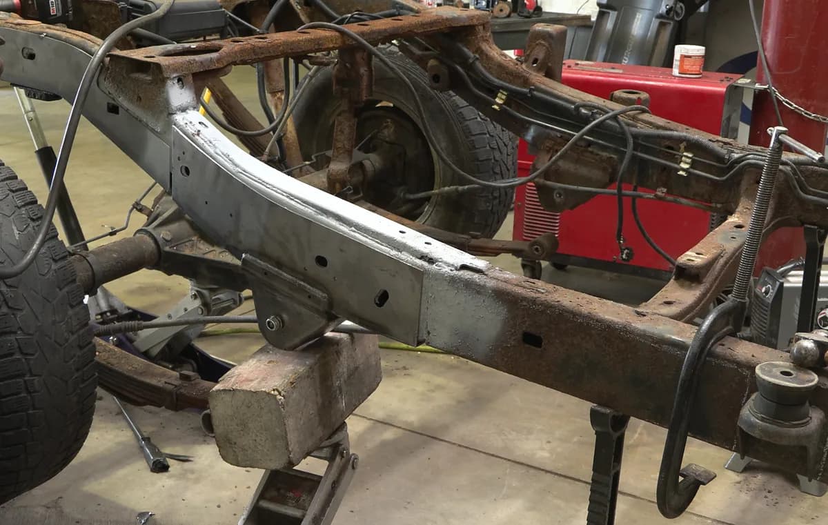 Rust Buster 2004-2012 Chevy Colorado & GMC Canyon Rear Forward Leaf Spring Mount RB7503