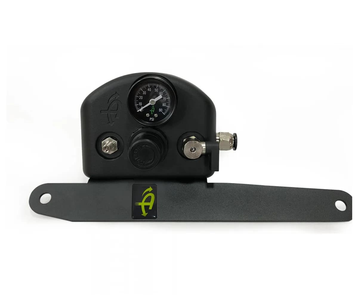 Gladiator Tire Inflator System 4 Tire For 19-25 Jeep Gladiator W/Engine Mount With Box, Fittings, Hoses and Storage Bag Black UP Down Air