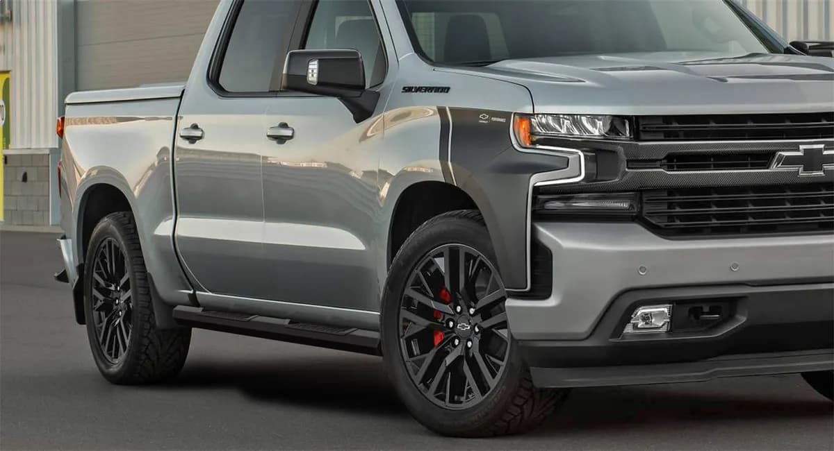 OCTA Series Nerf Bar; Aluminum; Premium Chrome Finish;