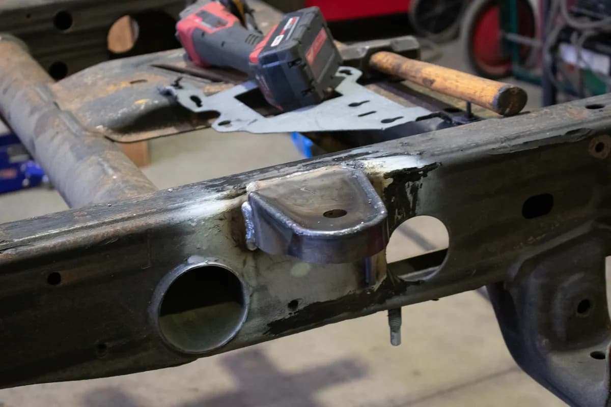 Rust Buster 2011-2018 Chevy Siverado 2500hd And 3500hd W/Srw Gmc Sierra 2500hd And 3500hd W/Srw Rear Bed Mount Right Side Rb7827r