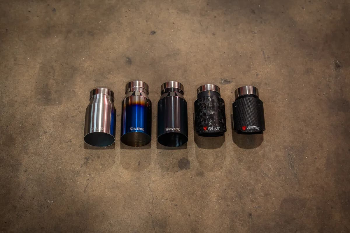 Universal Exhaust Tips 2.5 Inch Carbon Fiber Carbon Fiber Valvetronic Designs