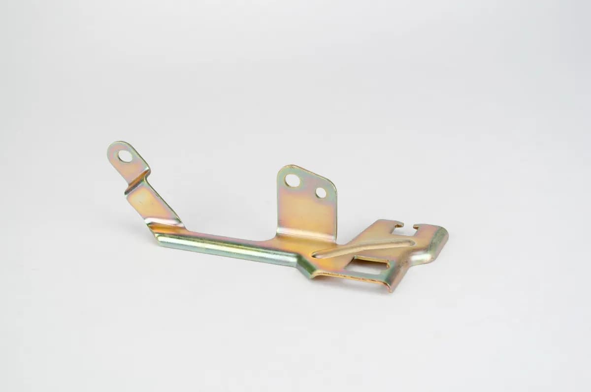 GM 700R4/2004R Bracket and Correct Arm for Carter AFBT/Quadrajet/Edelbrock Carburetors.