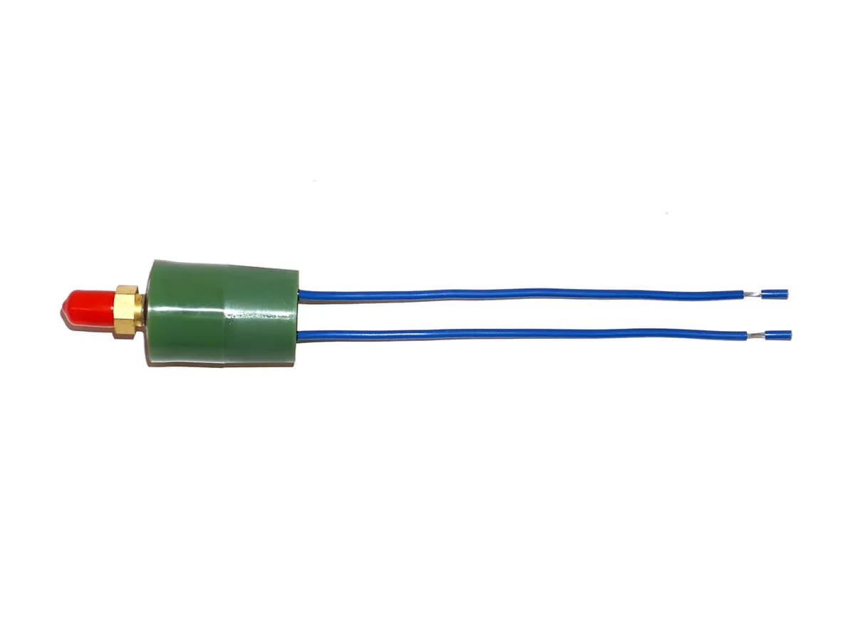 Pressure Switch 105 to 135 PSI For Use with Premium and Paddle Valve In Cab Control Kit If Adding an Air Tank Pacbrake