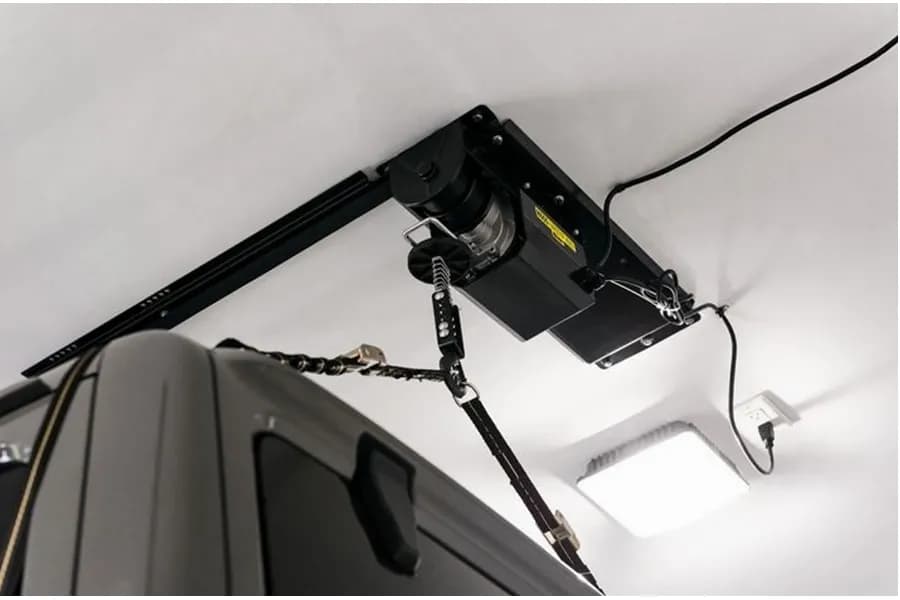 20c Jeep Gladiator; 18c Wrangler Jl; 0718 Wranglre JK Hoss Hardtop Hoist (Electric); Black