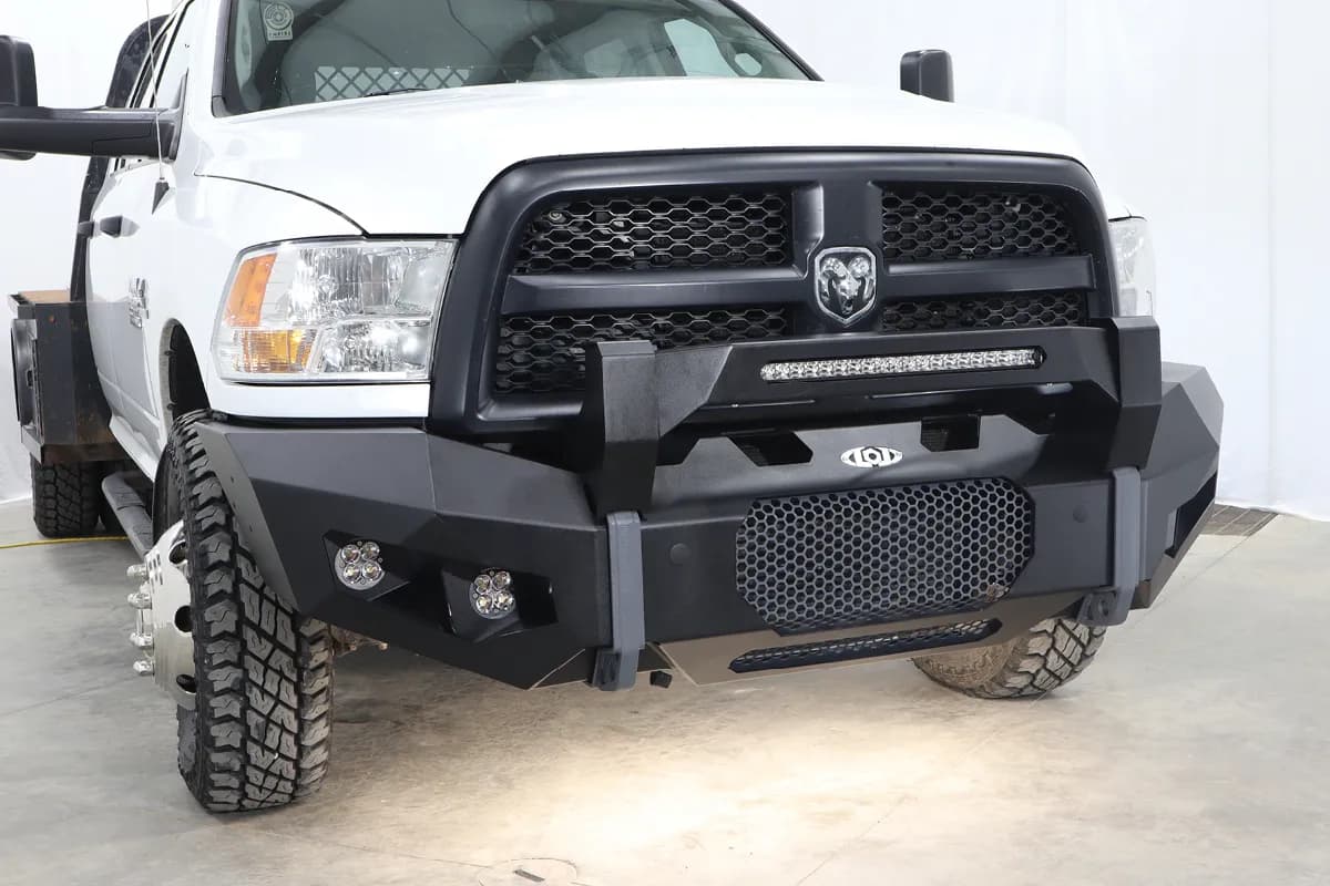 "Destroyer Bolt-on Single Row 20"" LED Light Bar Crossmember"