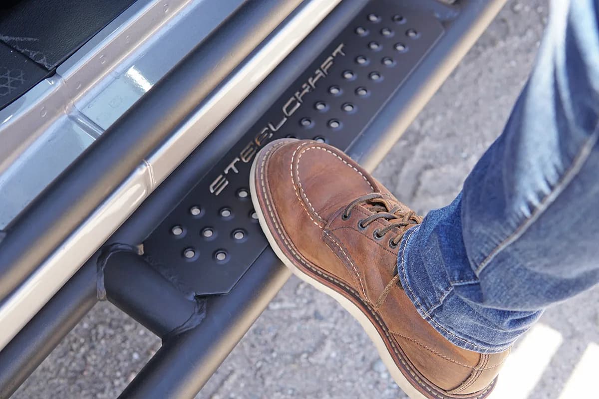 0718 Wrangler Unlimited 4DR Fine Textured Black Rocker Armor Steps