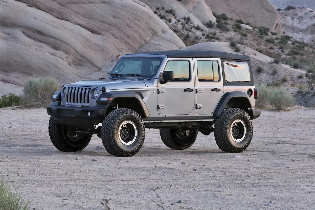Trail Lift System; 5 in. Lift; w/Dirt Logic 2.25 Resi Shocks;