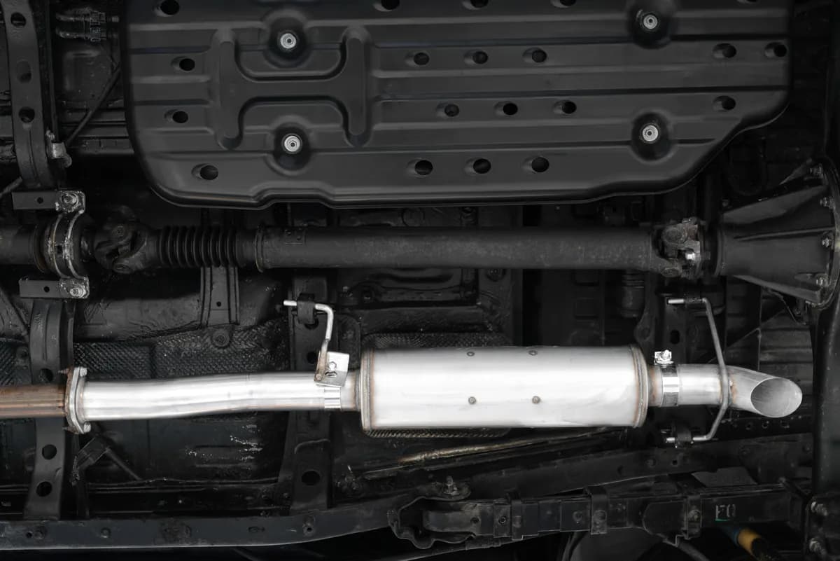 Armor Plus Cat Back Exhaust System; 3 in.; Incl. Front Pipe/Muffler/Tailpipe/Hardware/3 in. Tip; 3 in. Turn Down Assembly; Single Side Exit; T409 Stainless Steel;