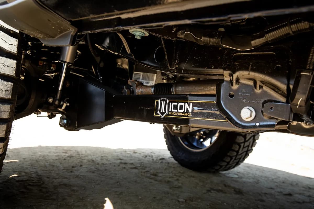 ICON 2023-2026 Ford F-250/F-350/F-450 Super Duty 4WD, Radius Arm System, 2-5.5" Lift