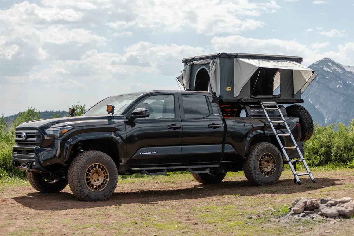Angular Drop Steps - Textured Black (24+ Toyota Tacoma)
