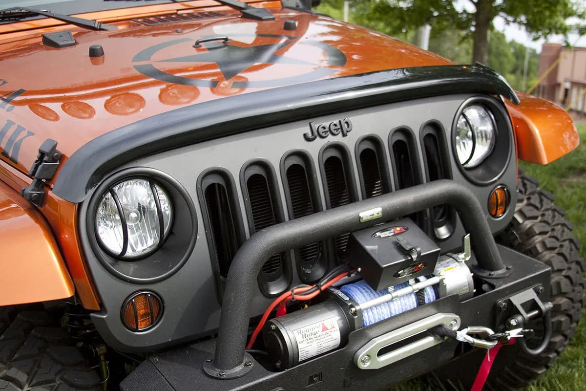 Rugged Ridge Wraparound Bug Deflector Smoke - JK