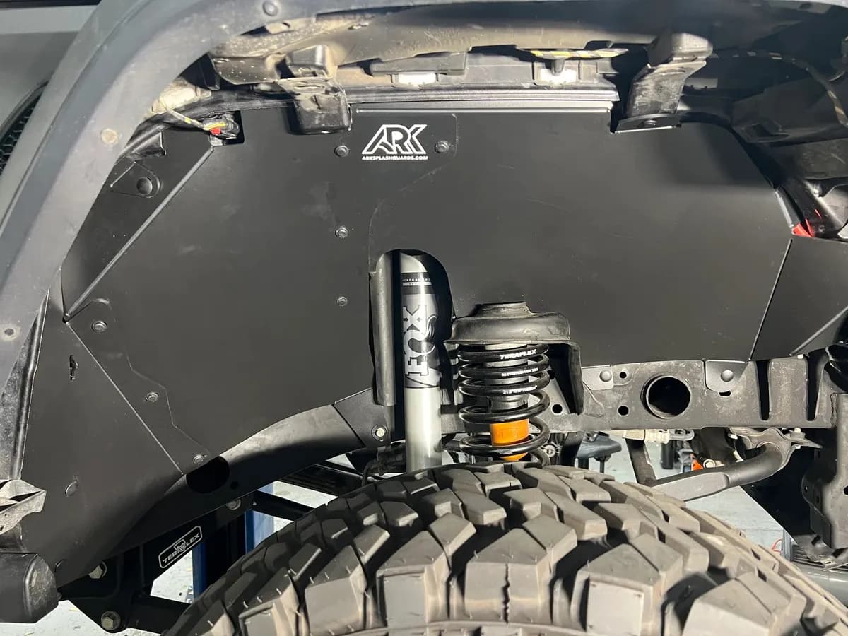 Chevy GMC Silverado Sierra 6 ft 9 in 2021 2500HD 3500HD does not fit with factory side storage boxes