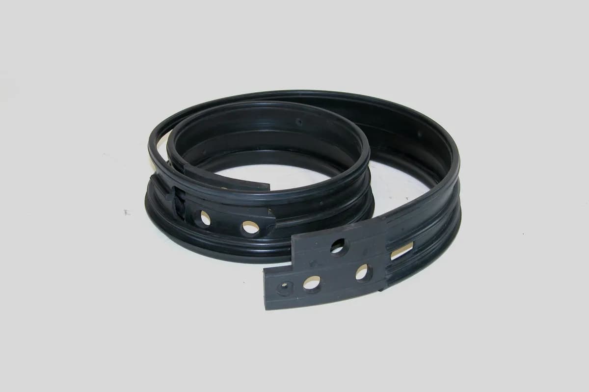 Fairchild Industries Cowl Seal - D4002