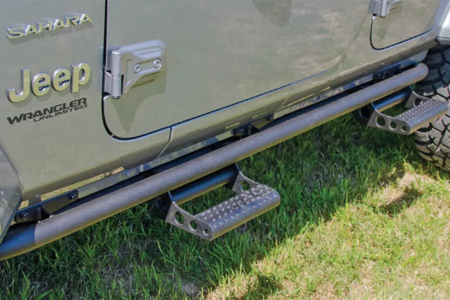 18c Wrangler JL 4 Door SUV Gas Srw 1.75 Rkr Step System Cab Length Textured Black