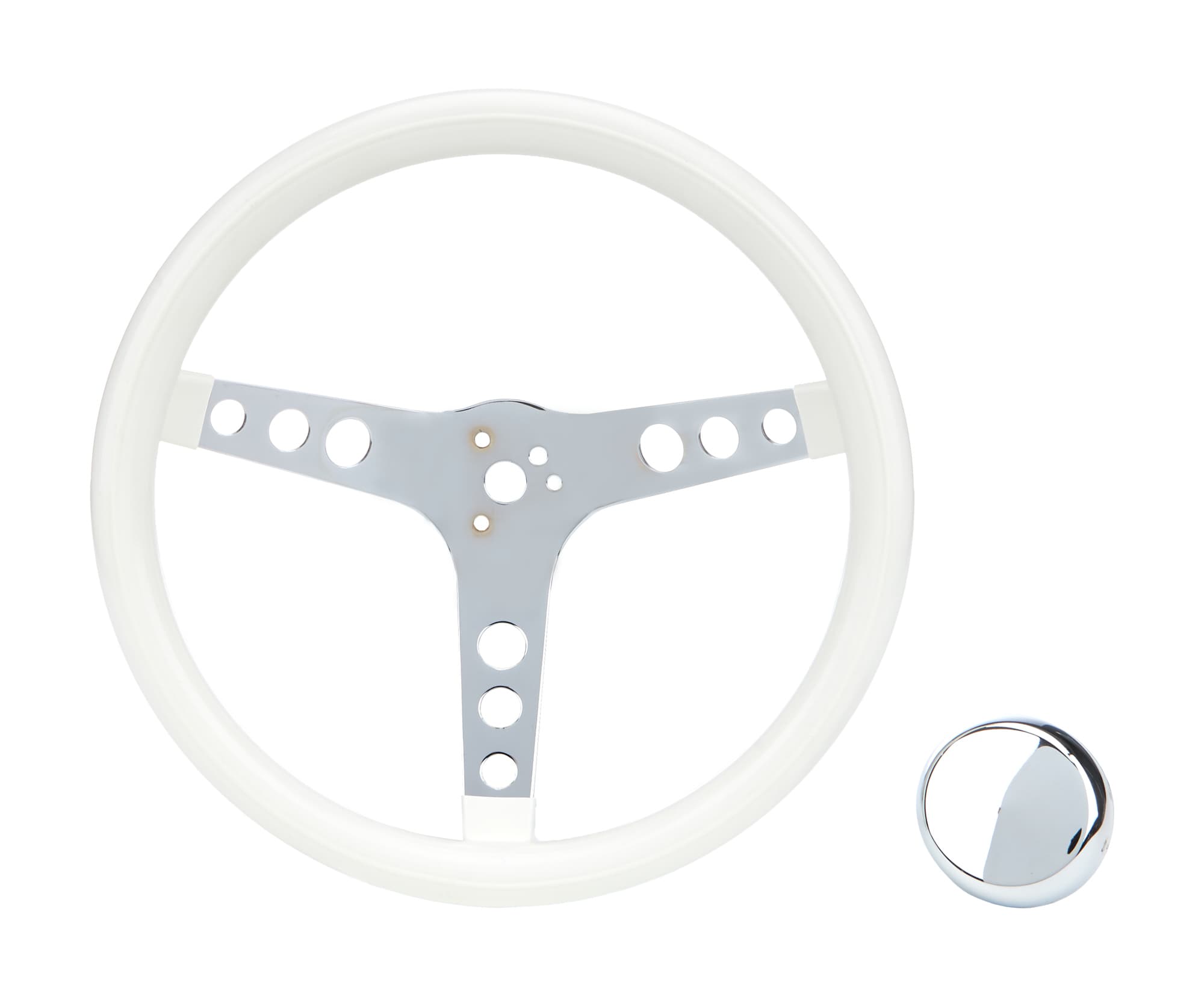 Grant Classic Series Steering Wheel; 13 1/2 in. Diameter; 3 1/2 in. Dish; White Grip; Chrome 3-Spoke Design;