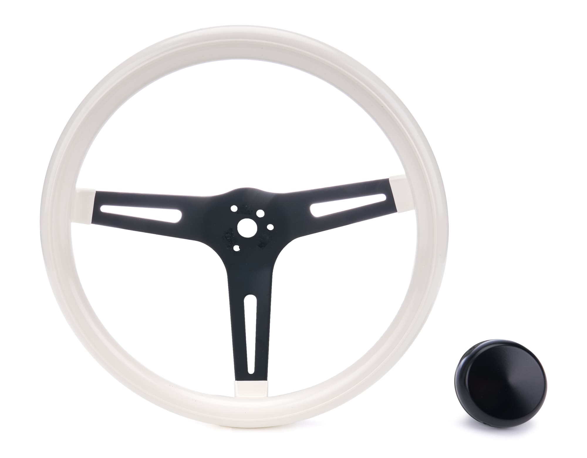 Grant Classic Series Slotted Wheel; 13.5 in Diameter; White Grip; 3-Spoke; Black Spokes;