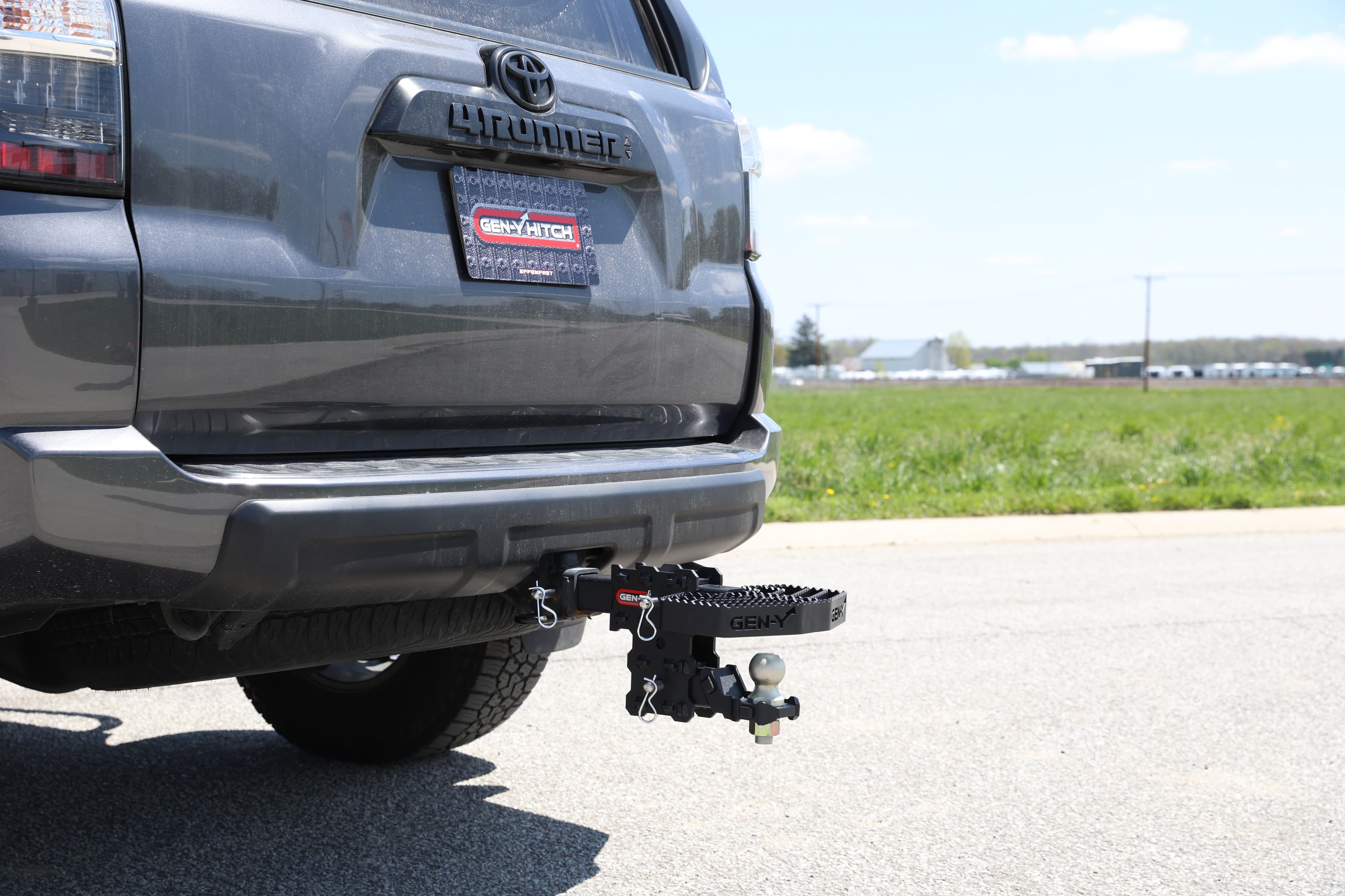 GEN-Y Hitch GEN-Y Hitch 2in Shank HD Serrated Hitch Step
