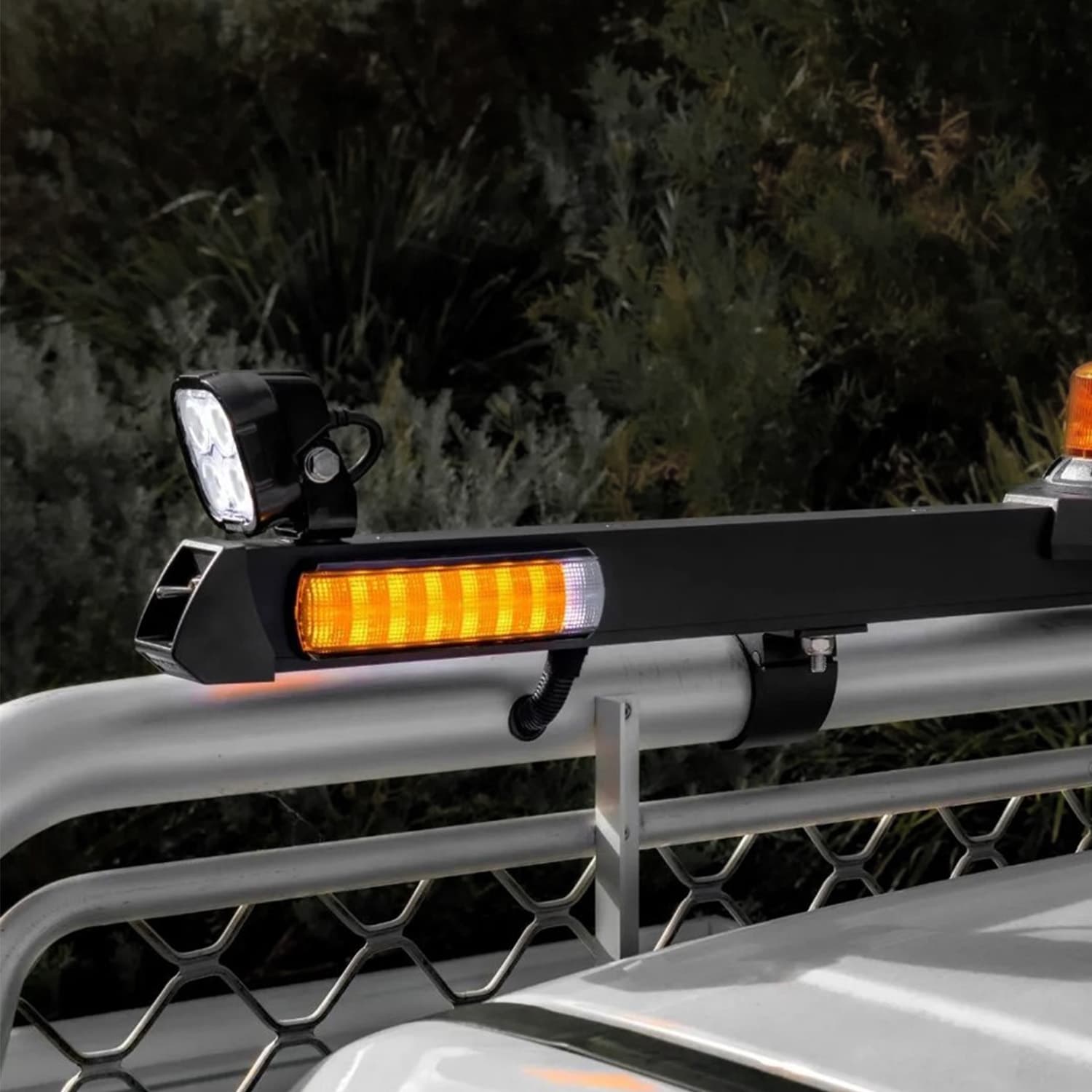 4 LED DURALUX GEN2 WORK LIGHT 60 DEGREE SYMETRICAL FLOOD WHITE product image