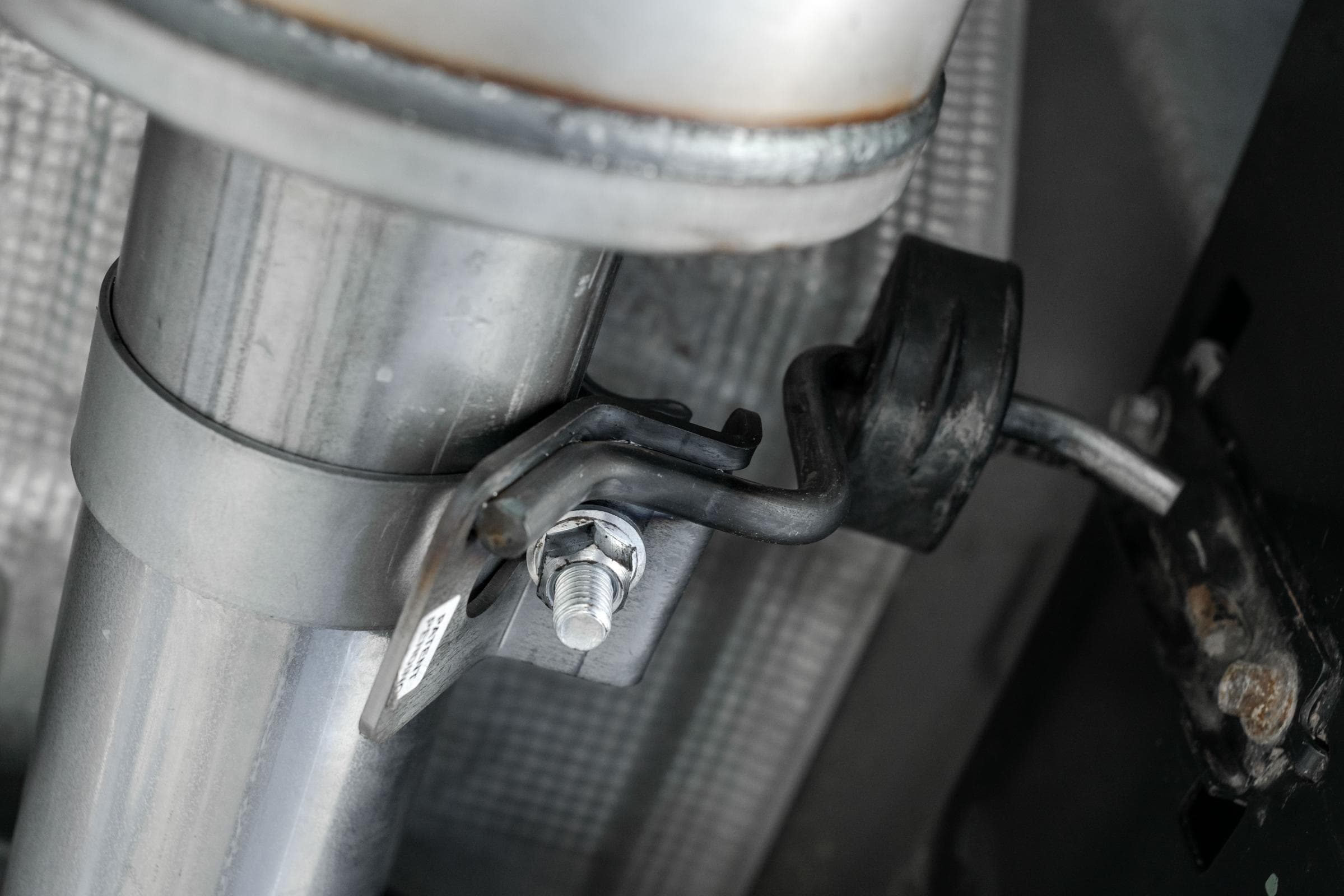 Armor Lite Cat Back Exhaust System; 3 in.; Incl. Front Pipe/Muffler/Tailpipe/Hardware/4 in. OD Tip; Single Side Exit; Aluminized; product image