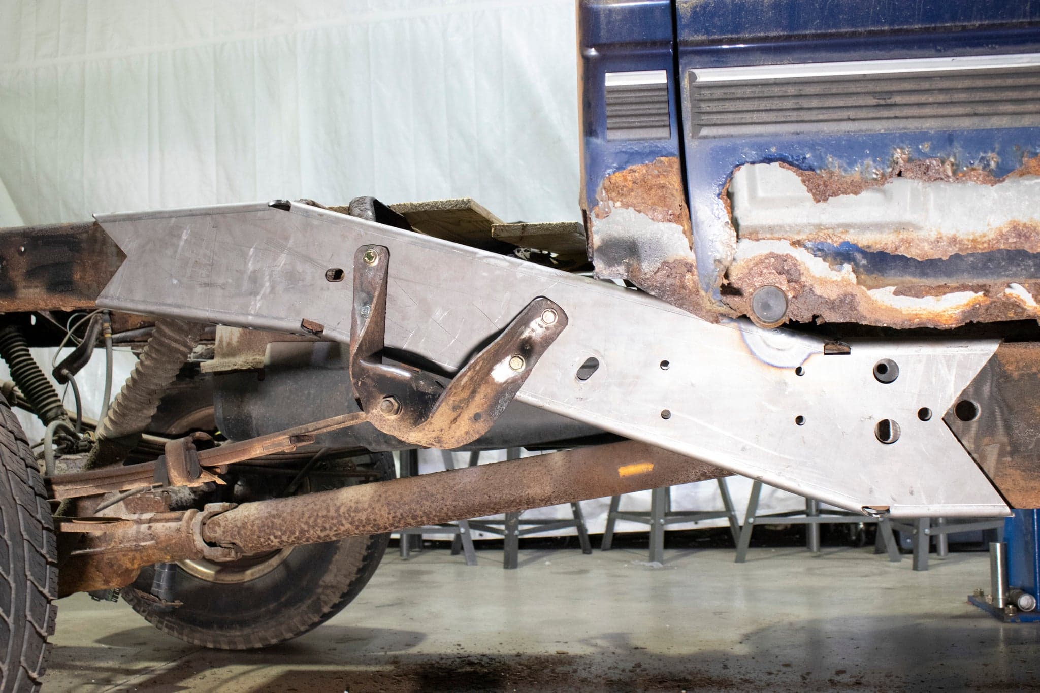 Rust Buster 1988-1998 Chevy/GMC C/K 1500/2500 Est Cab W/ 6 FT Bed Mid Frame Section RB7305 product image