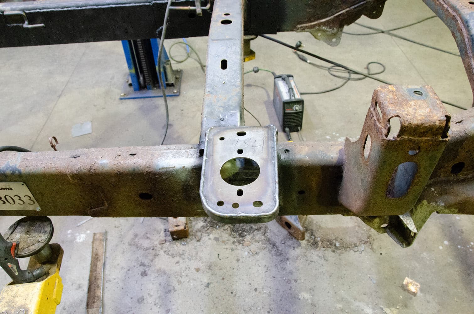 Rust Buster 2009-2018 RAM 1500 / 2019-2024 RAM 1500 CLASSIC - FITS ALL CAB AND BED CONFIGURATIONS REAR CAB MOUNT LEFT SIDE RB7737L product image