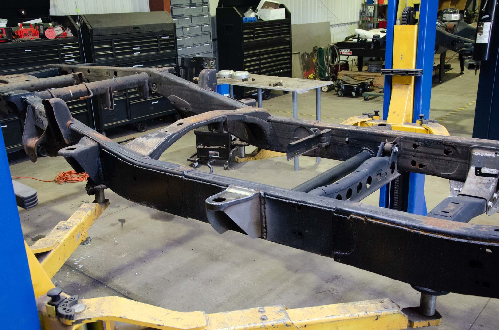 Rust Buster 2011-2018 CHEVY SILVERADO 2500HD AND 3500HD GMC SIERRA 2500HD AND 3500HD CENTER CAB MOUNT LEFT SIDE RB7832L product image