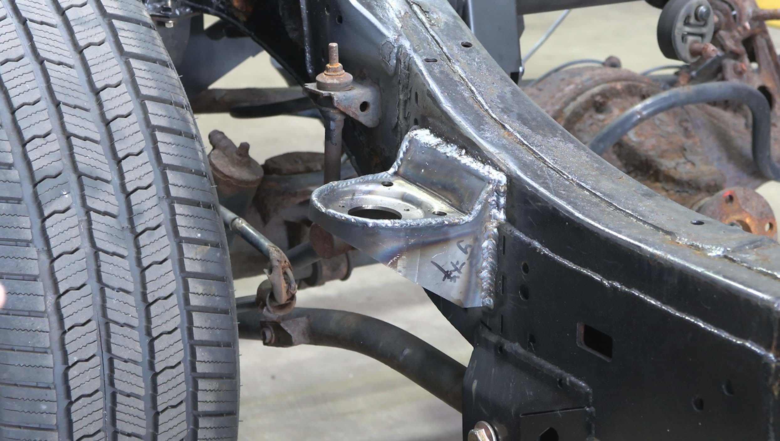 2003-2009 TOYOTA 4RUNNER V6 AND V8 2007-2014 TOYOTA FJ CRUISER MIDDLE BODY MOUNT product image