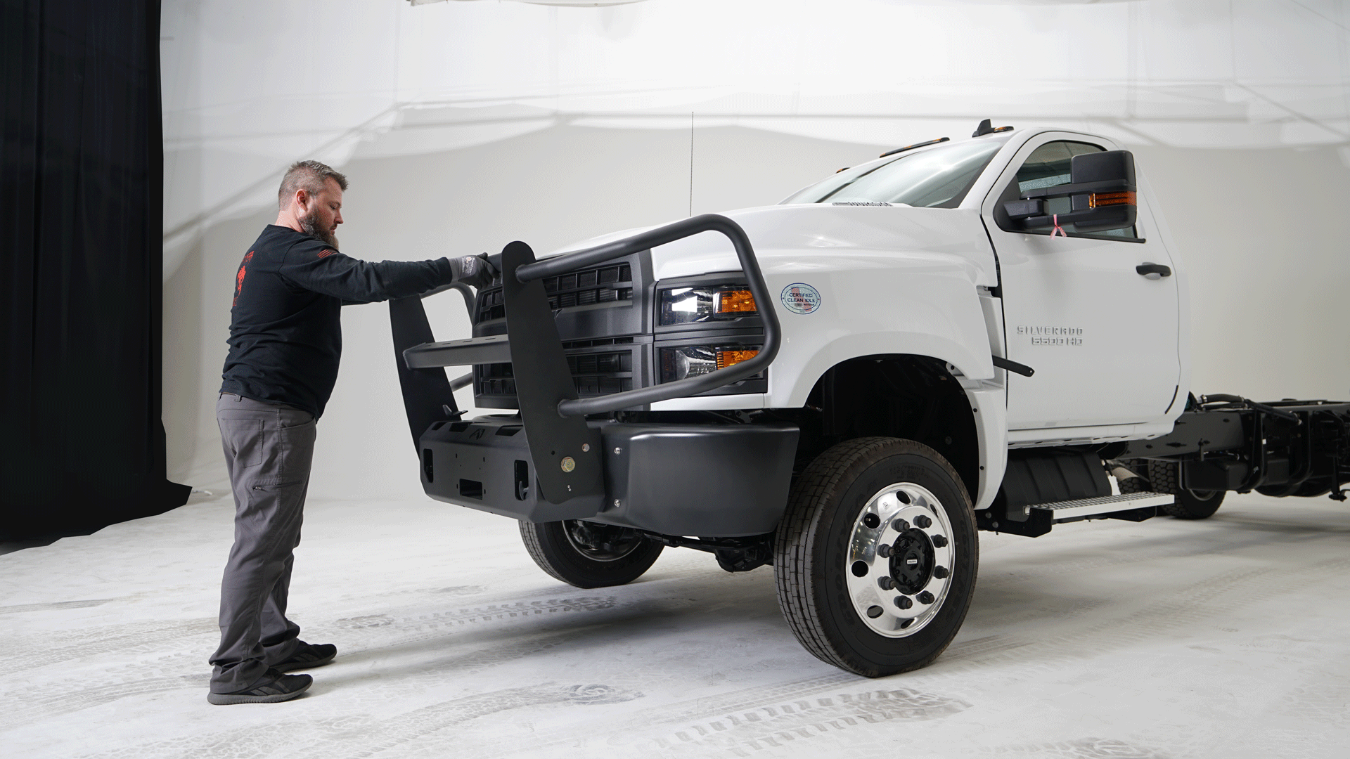 Fab Fours Chevy 4500-6500 Kodiak Winch Mount with Grill Guard