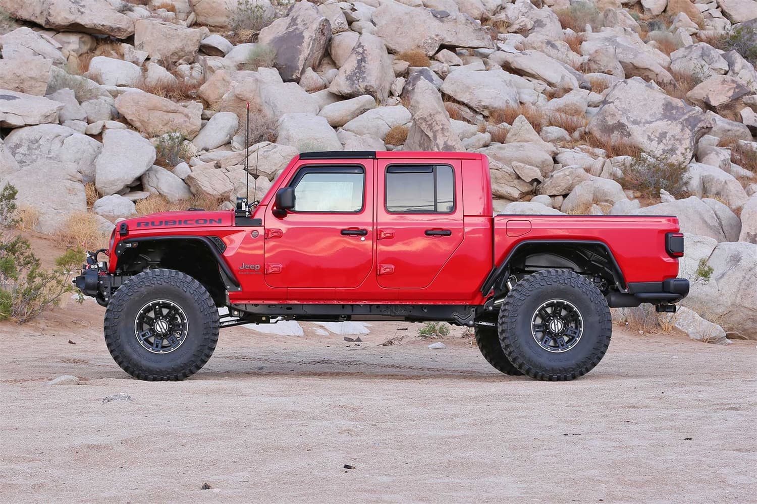 20C JEEP GLADIATOR JT 4WD 5IN CRAWLER W/ STEALTH product image