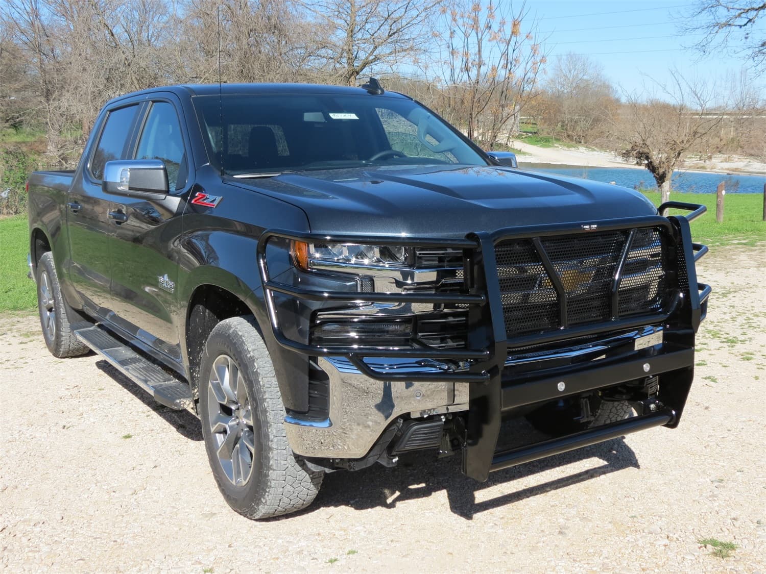 Frontier Truck Gear Grille Guard; Black Powder Coated; Accommodates Factory Sensors;