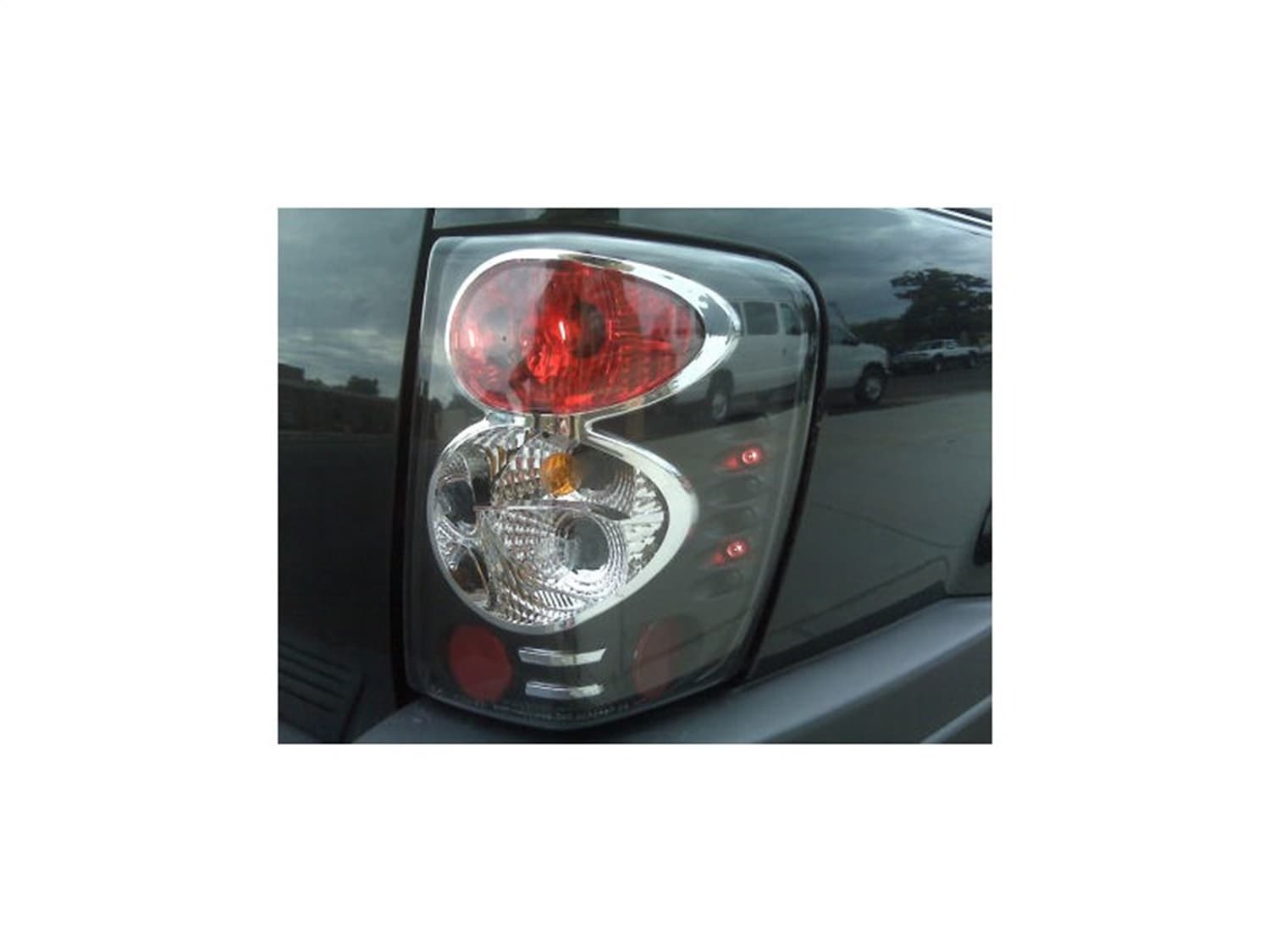 Spyder Jeep Grand Cherokee 99-04 Euro Style Tail Lights - Black product image