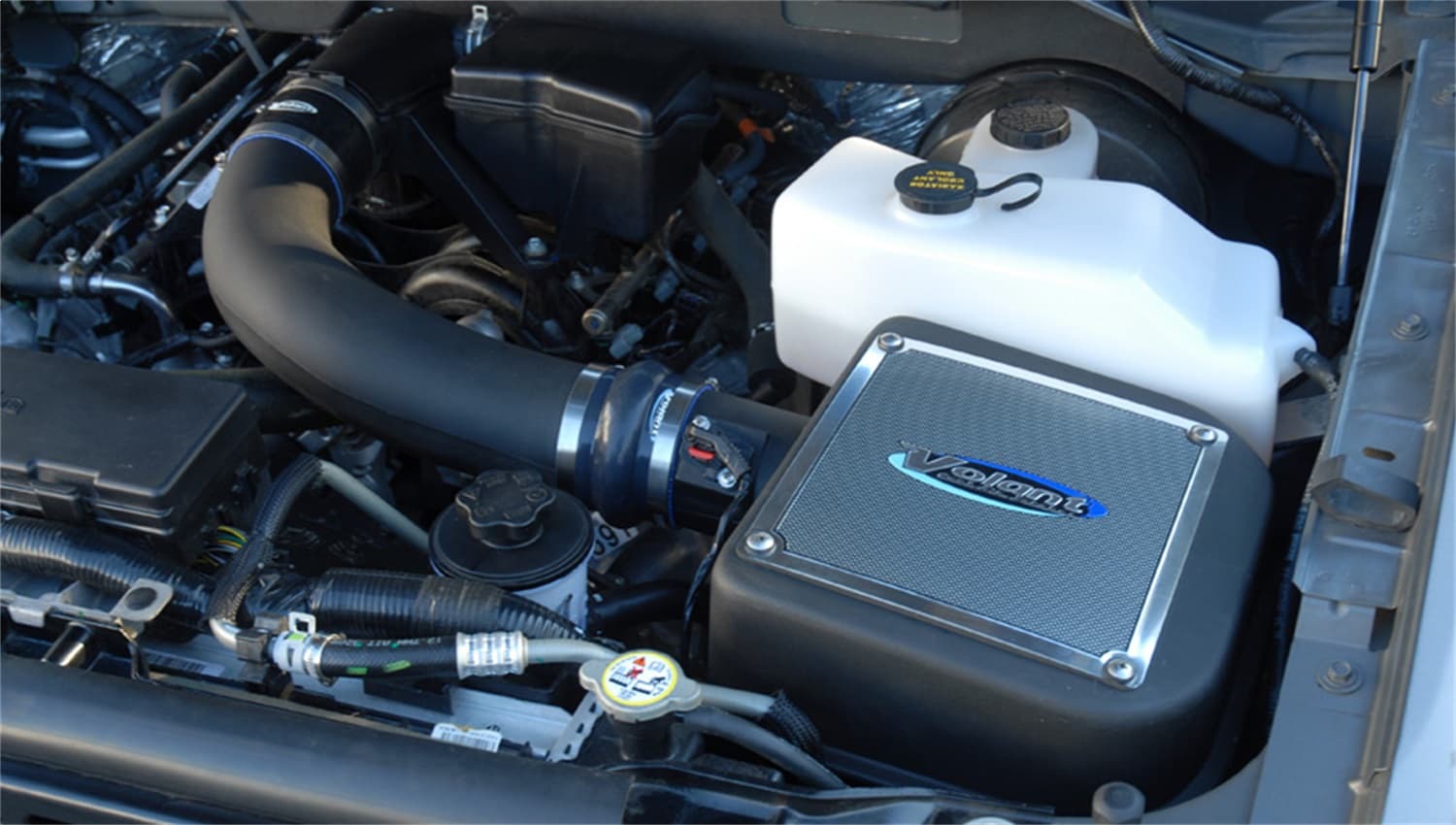 Cold Air Intake Kit; Incl. Closed Filter Box/Air Duct/PowerCore® Filter/Connectors/Clamps; product image